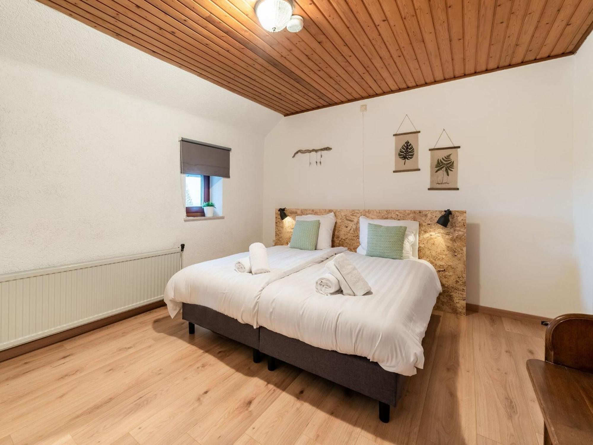 Ferienhaus Attractive Farmhouse In South Limburg With Terrace *